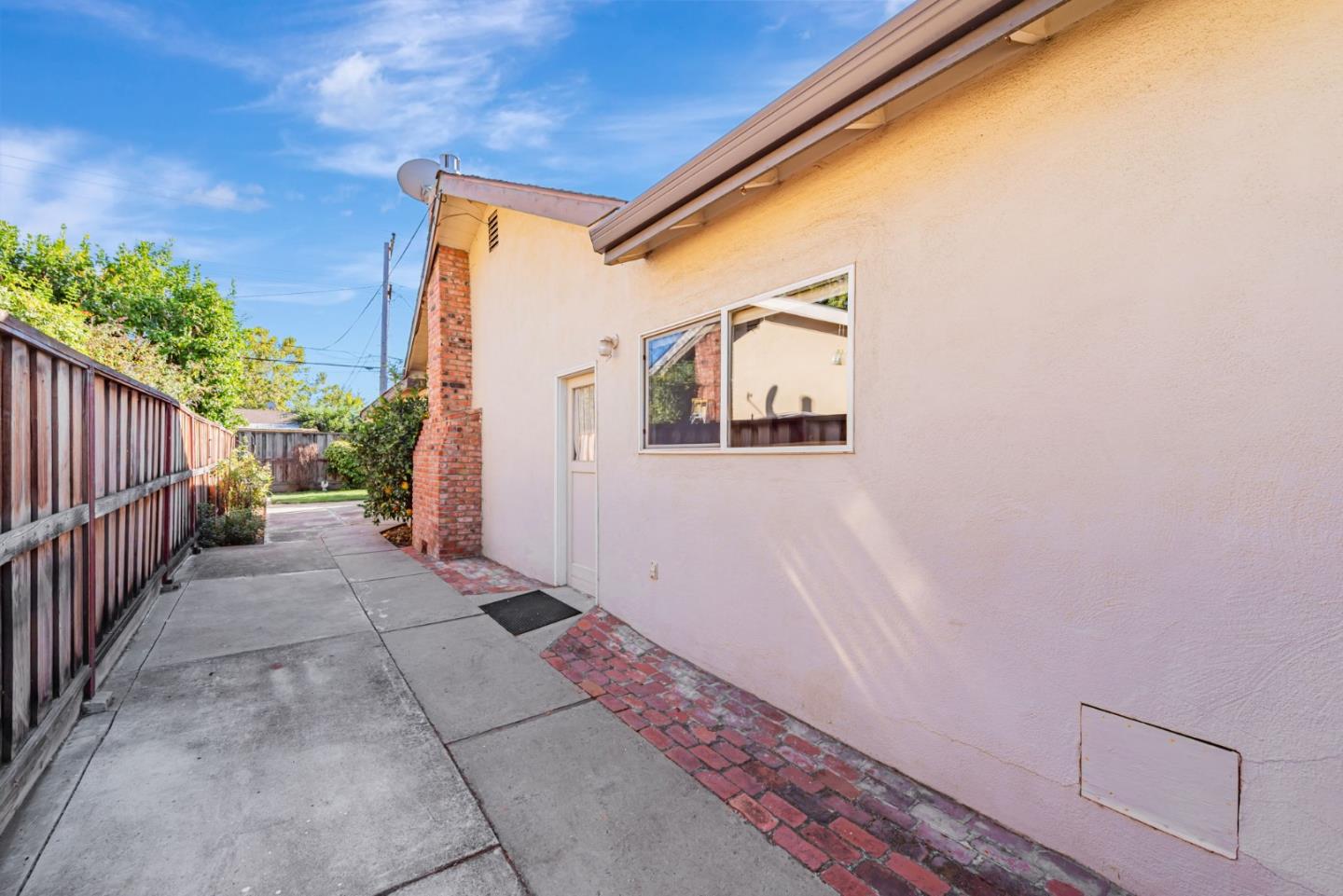 3816 Phoenix Court