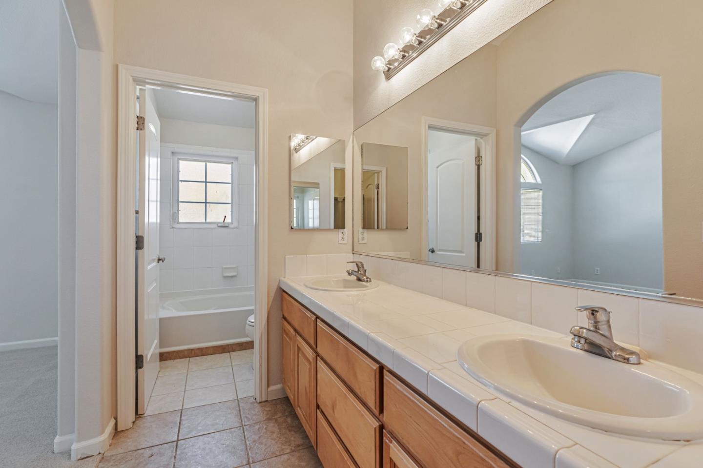 101 Toscano Loop