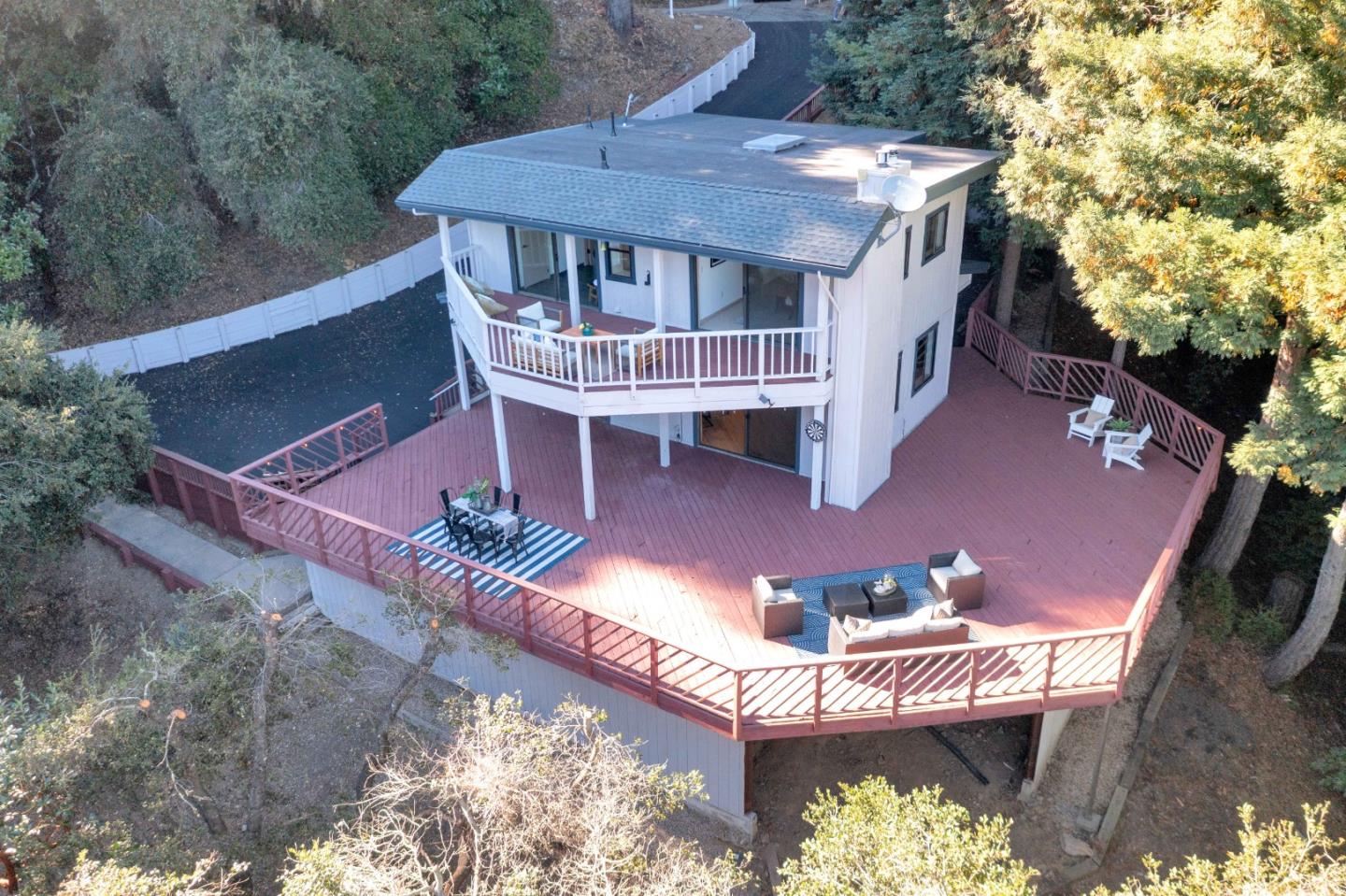 10348 West Drive