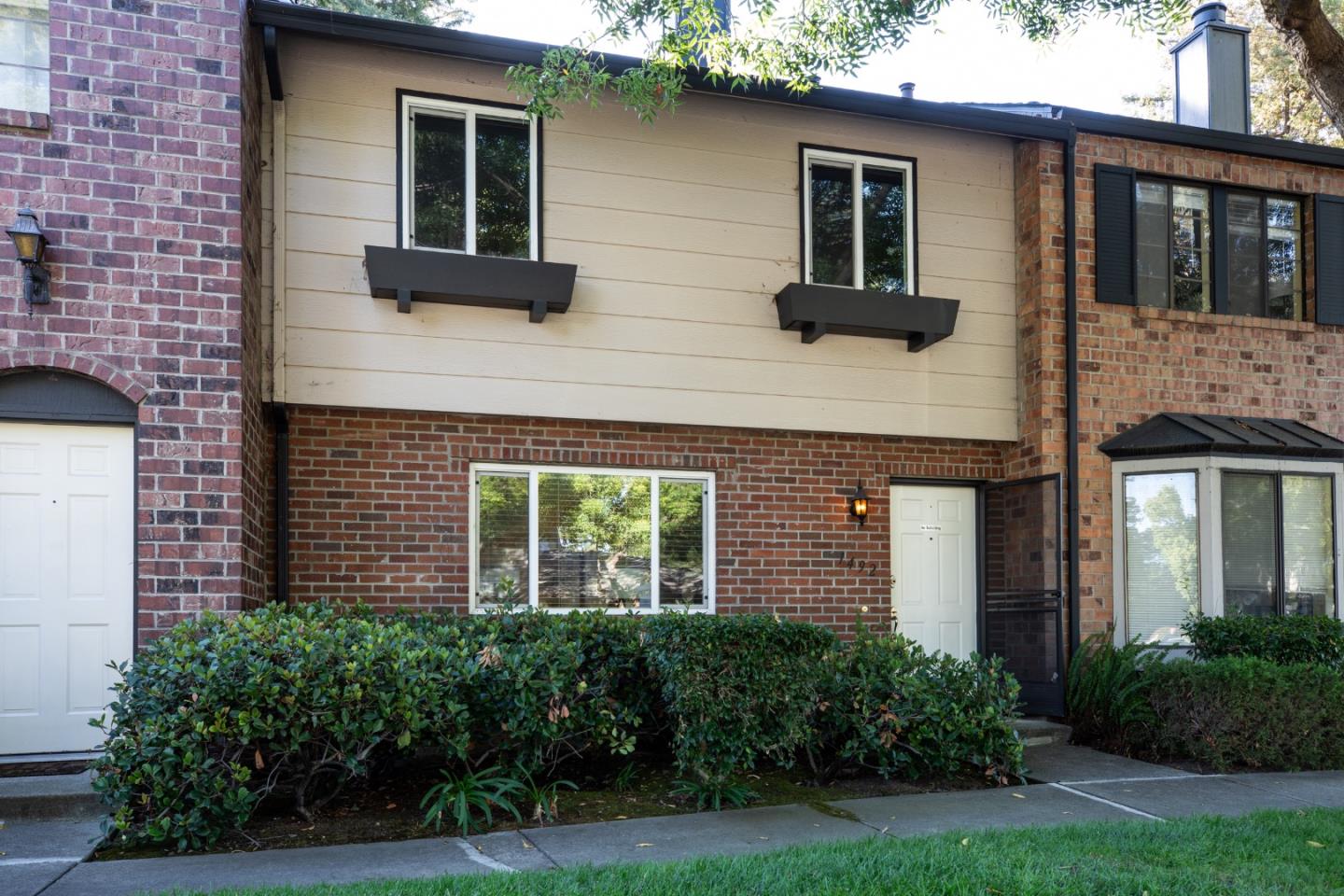 1492 Aurelian Lane