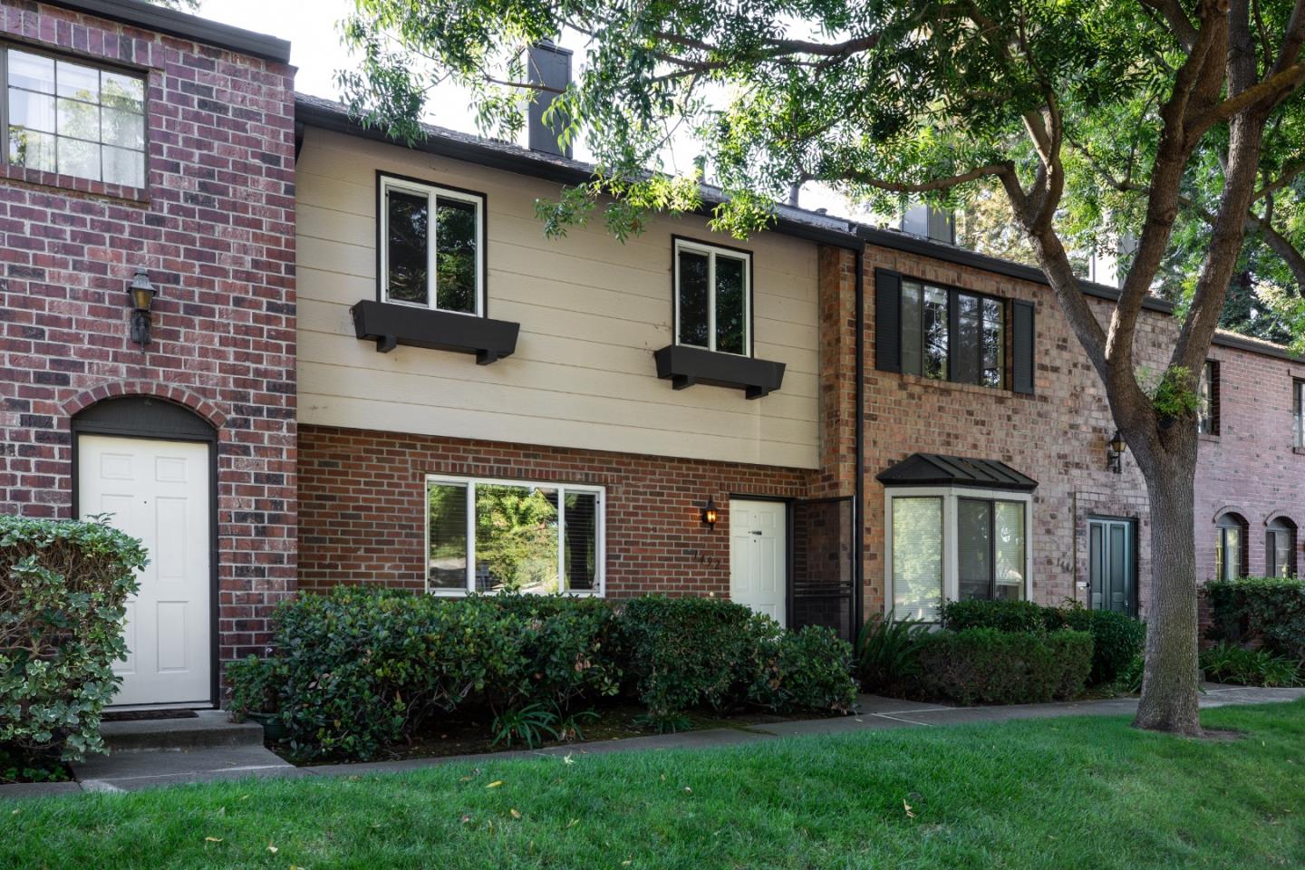 1492 Aurelian Lane