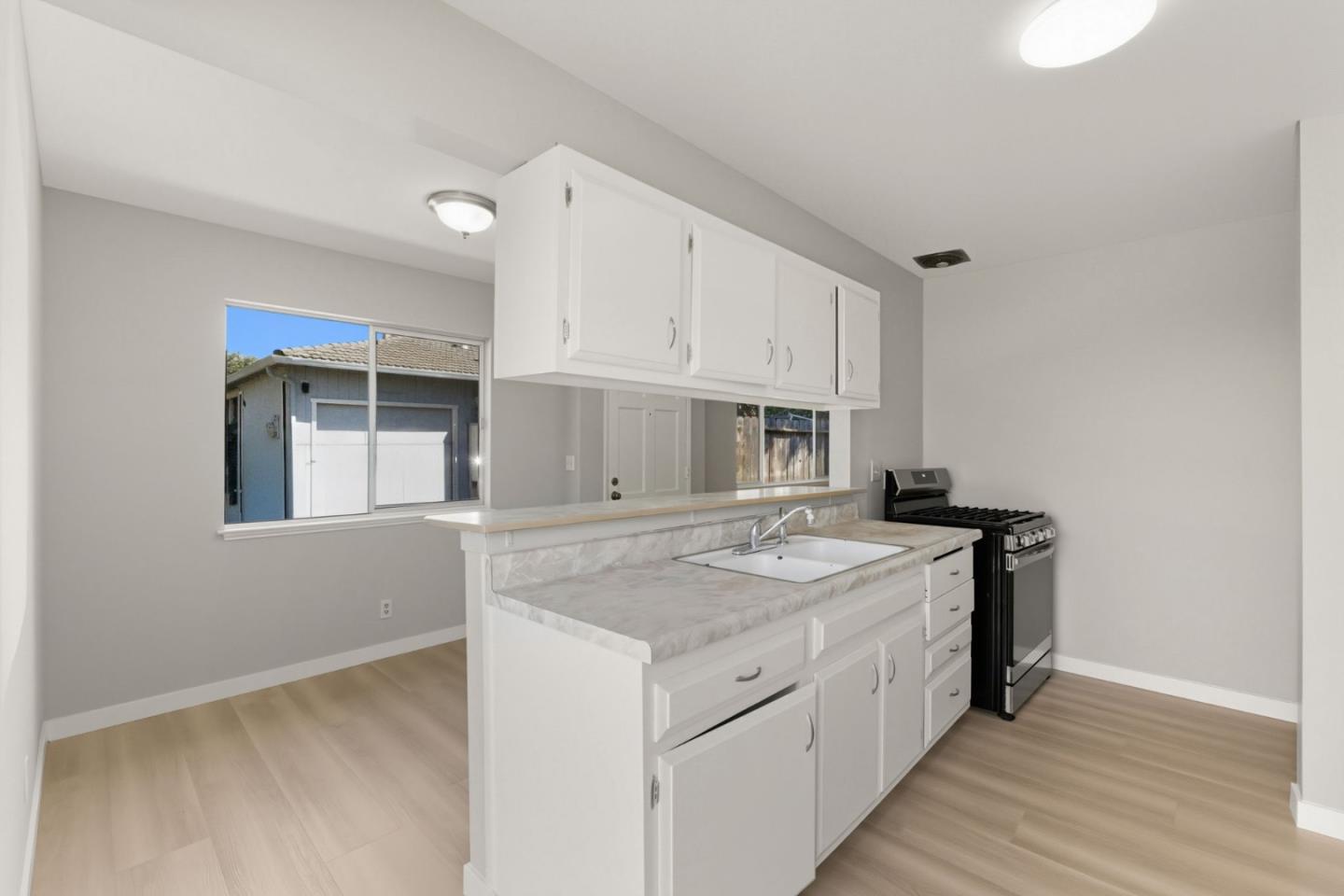 190 Ronan Avenue