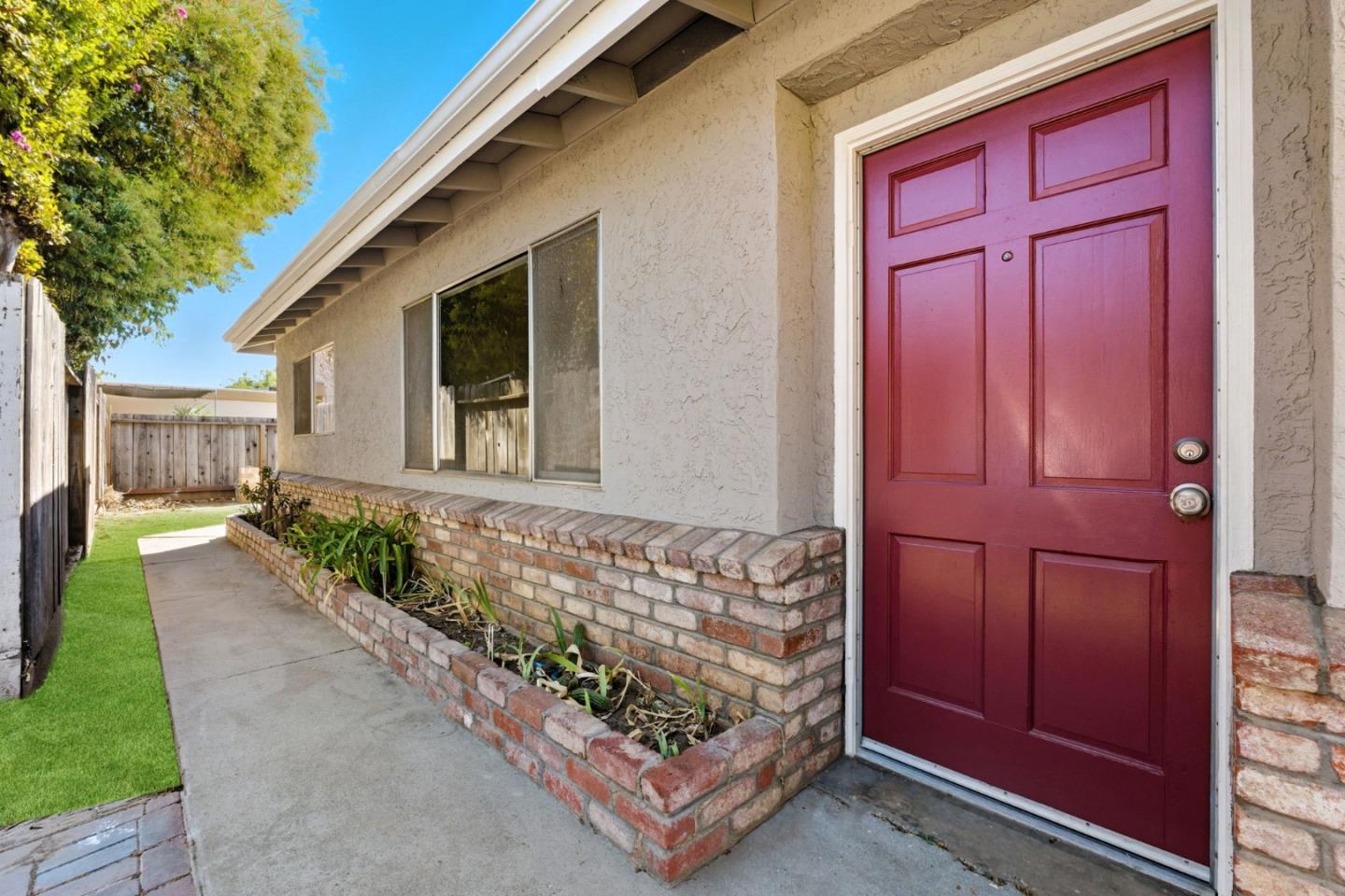 190 Ronan Avenue