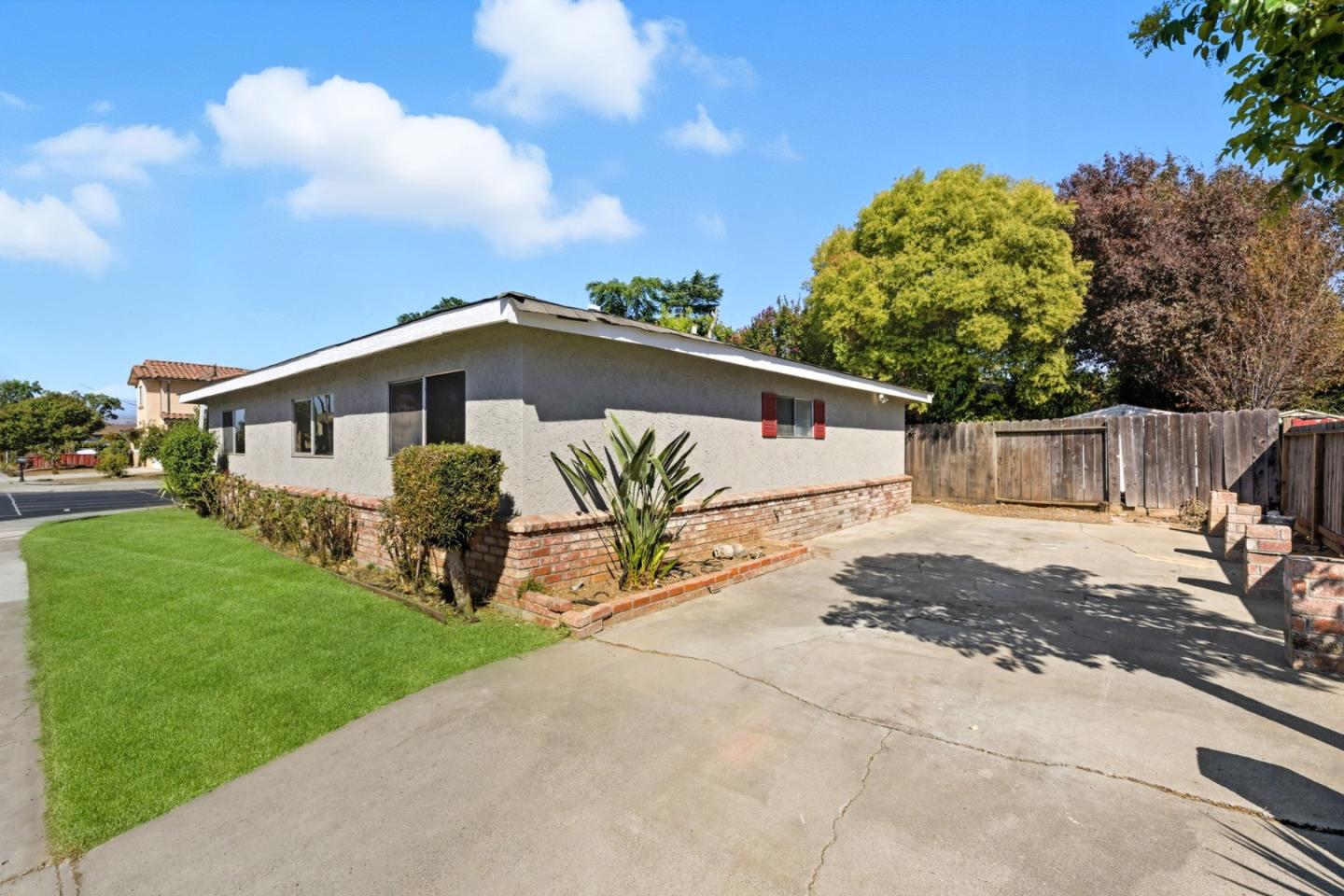 190 Ronan Avenue