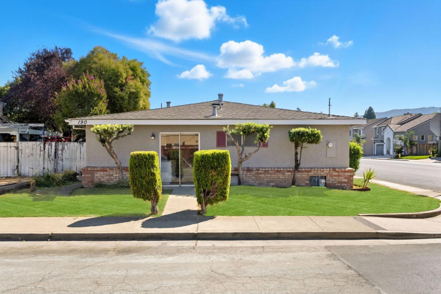 190 Ronan Avenue