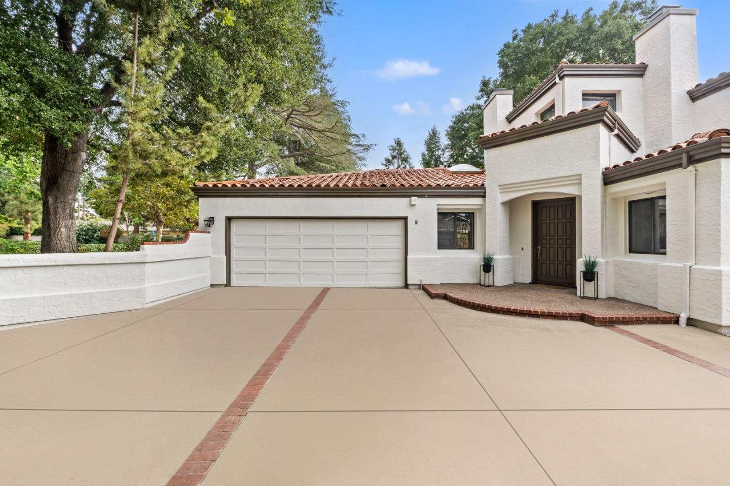704 Catalina Way