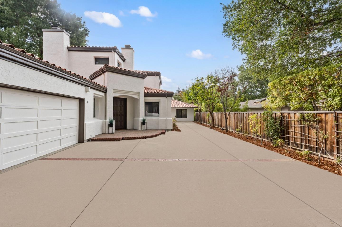 704 Catalina Way