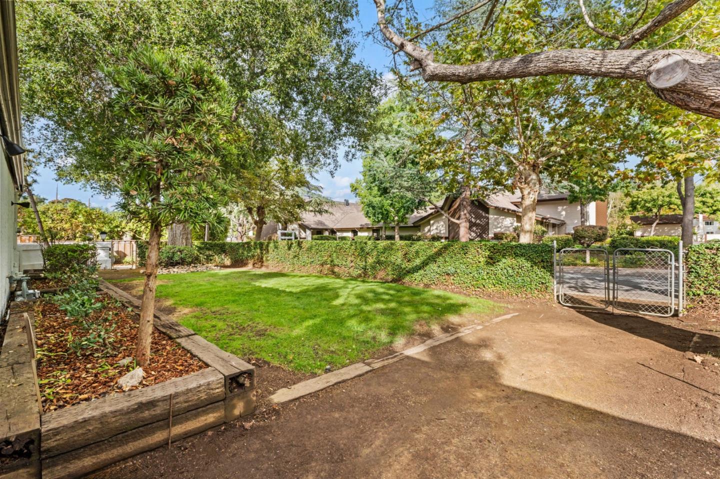 704 Catalina Way