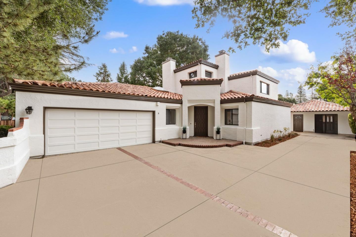 704 Catalina Way