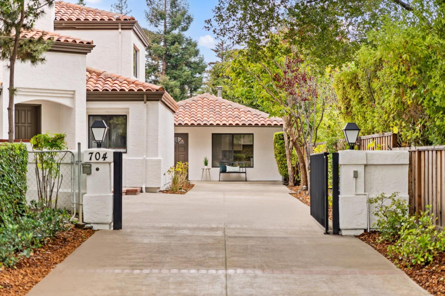 704 Catalina Way