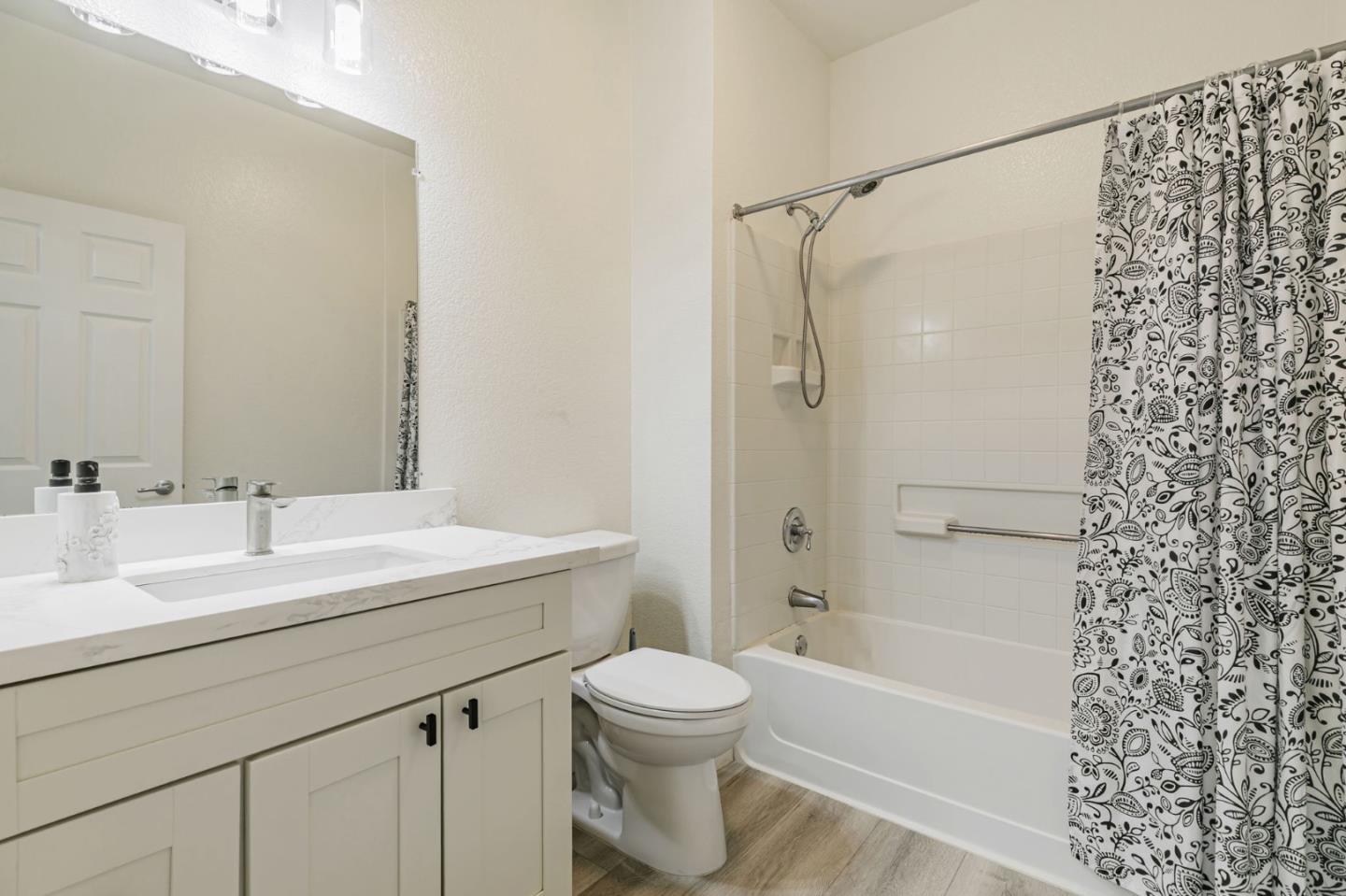 516 Martha Street 101