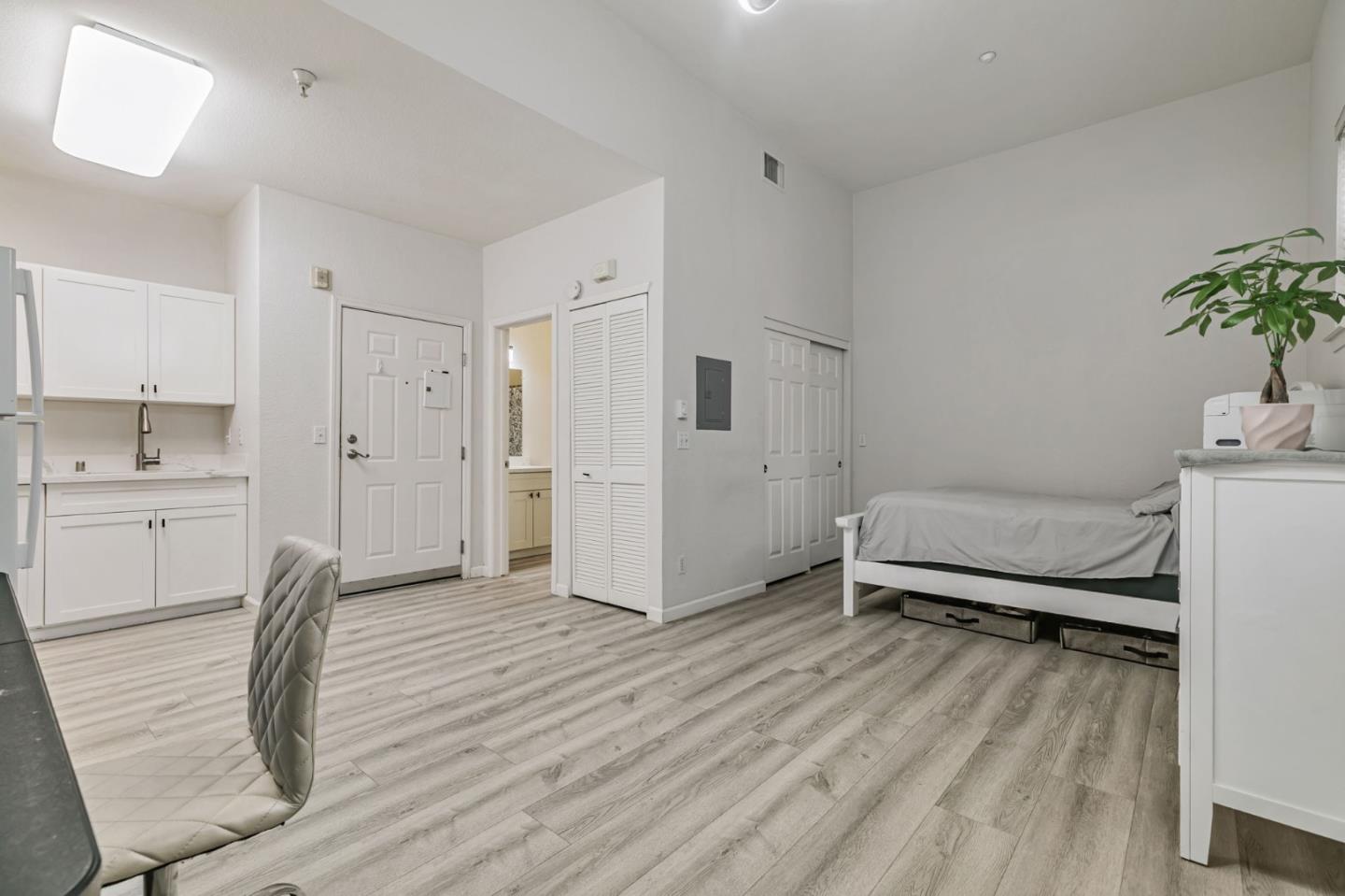 516 Martha Street 101