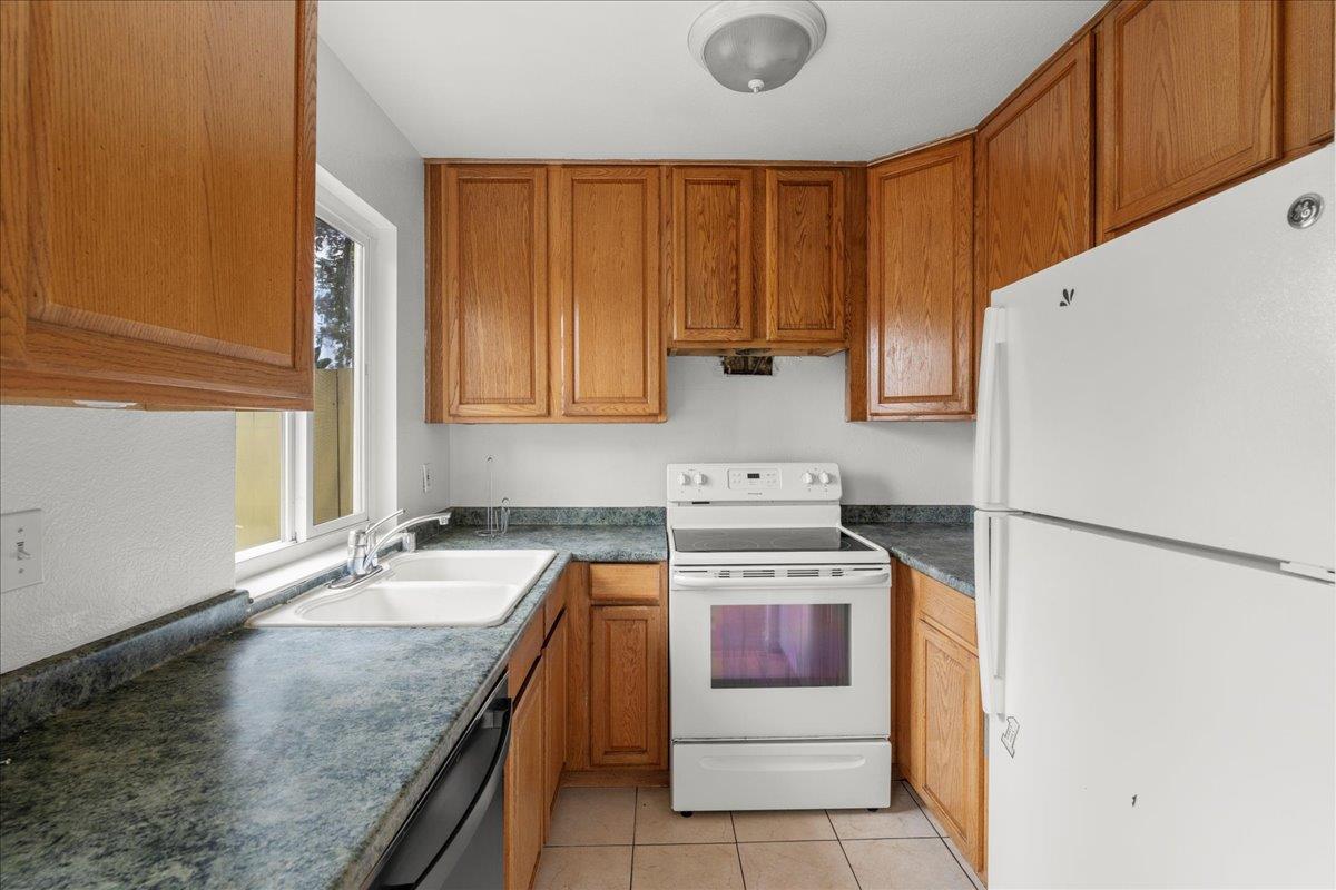 27418 Susan Place 3