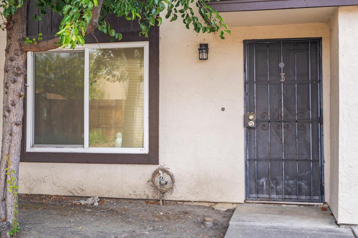 27418 Susan Place 3