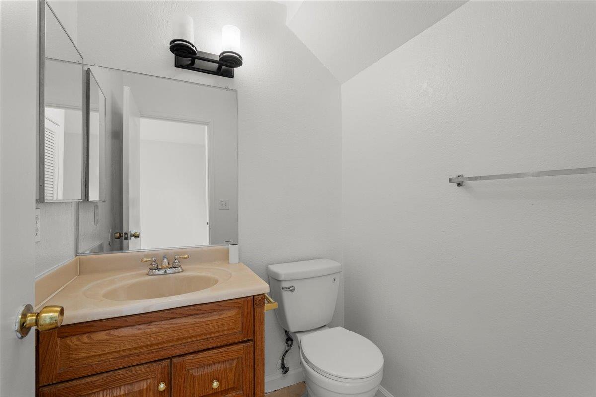 27418 Susan Place 3