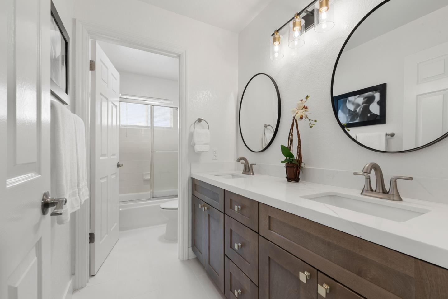 5999 Porto Alegre Drive