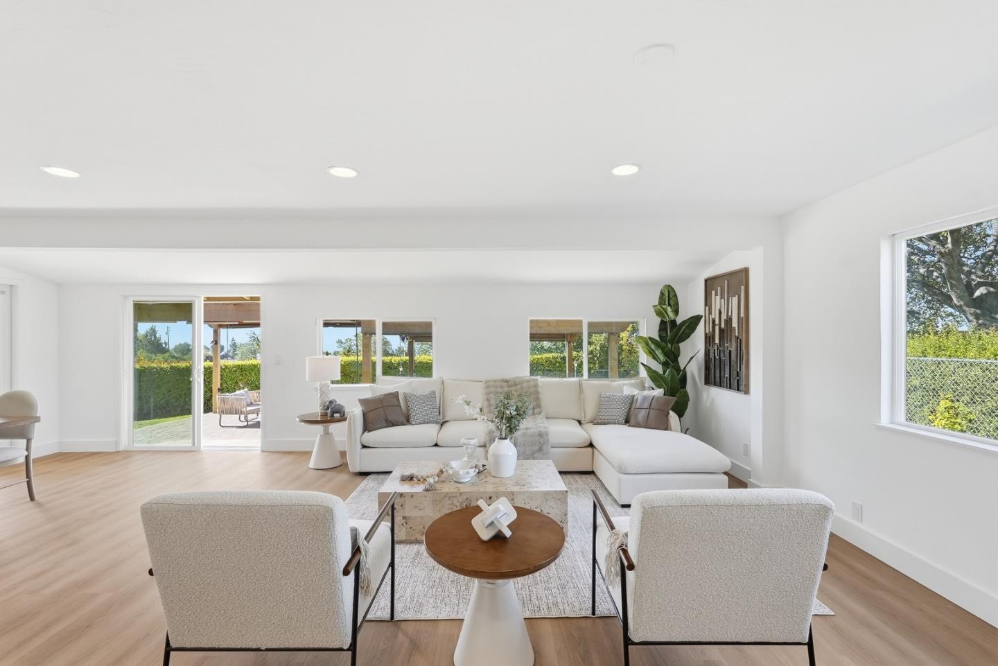 15821 Rica Vista Way