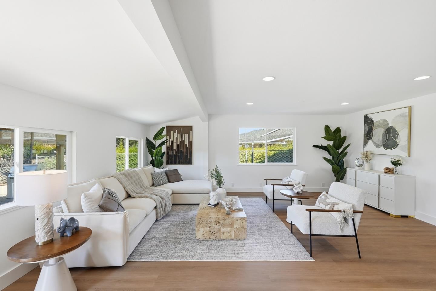 15821 Rica Vista Way