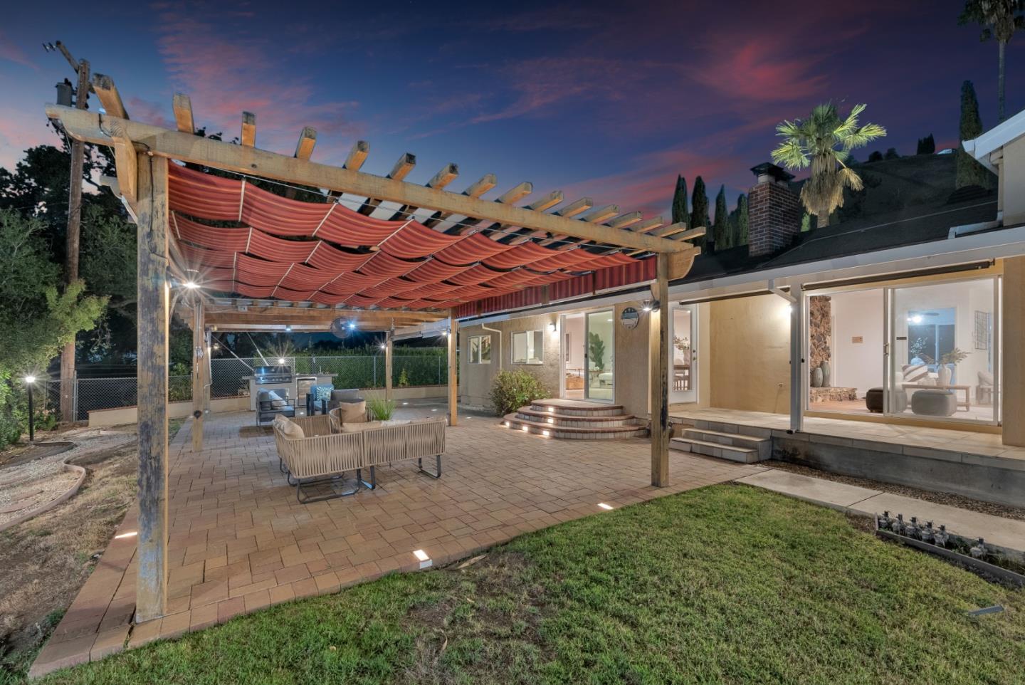 15821 Rica Vista Way