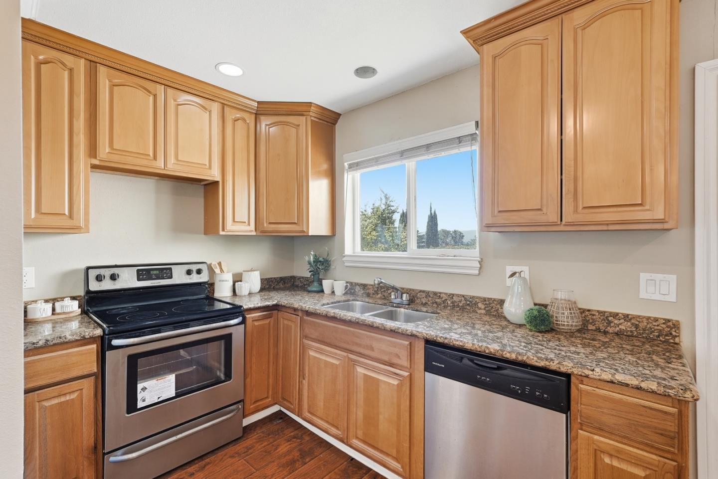 15821 Rica Vista Way