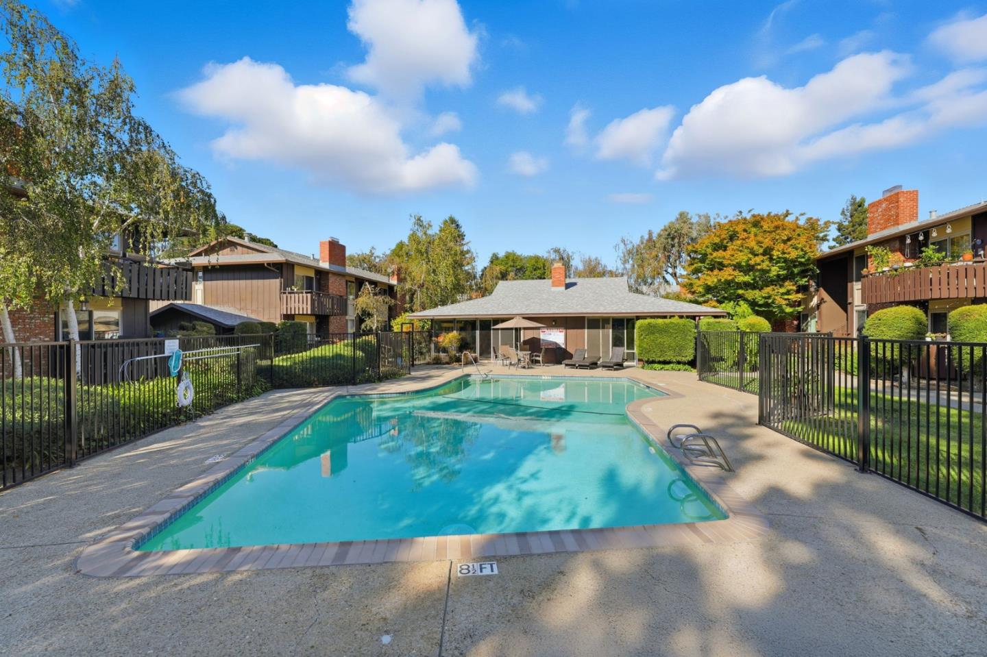 100 East Middlefield Road 6G