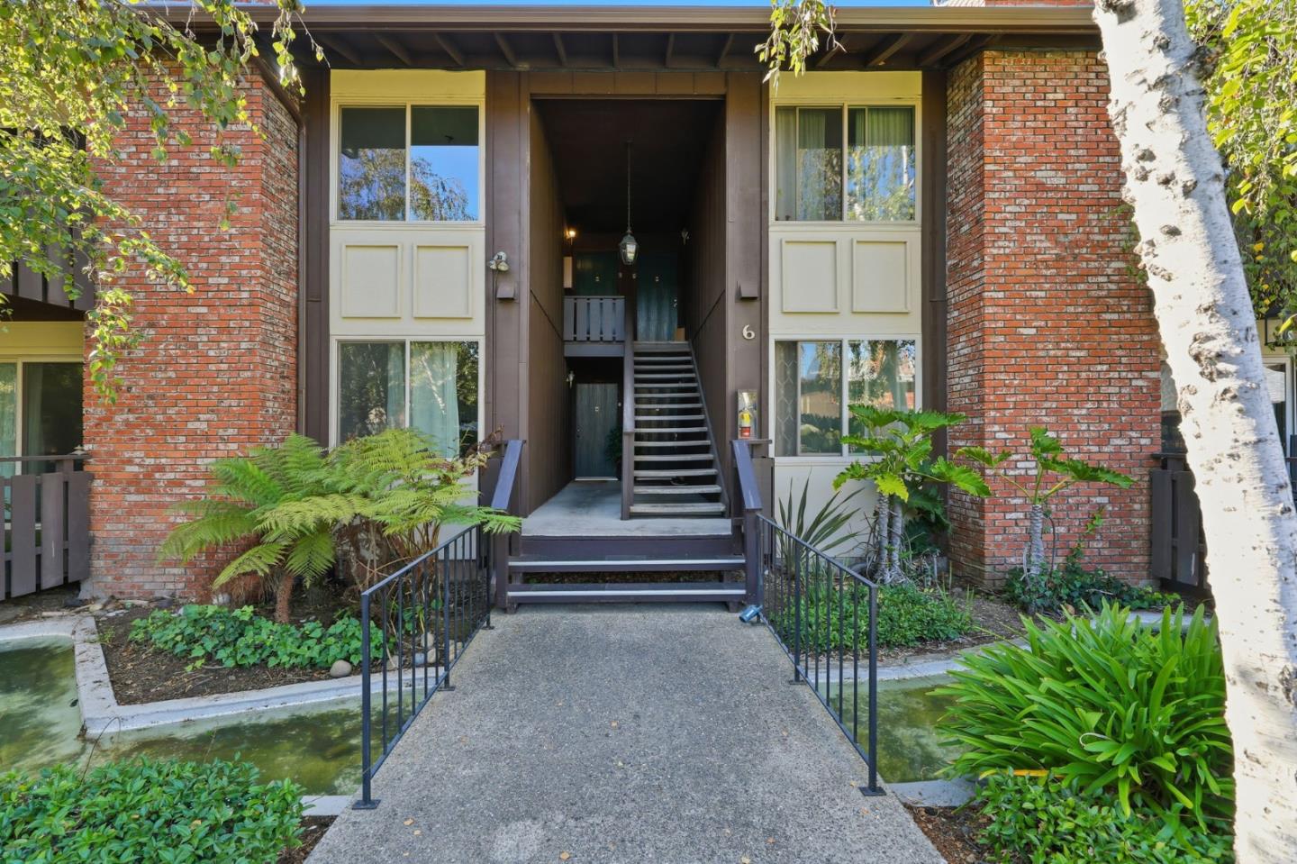 100 East Middlefield Road 6G