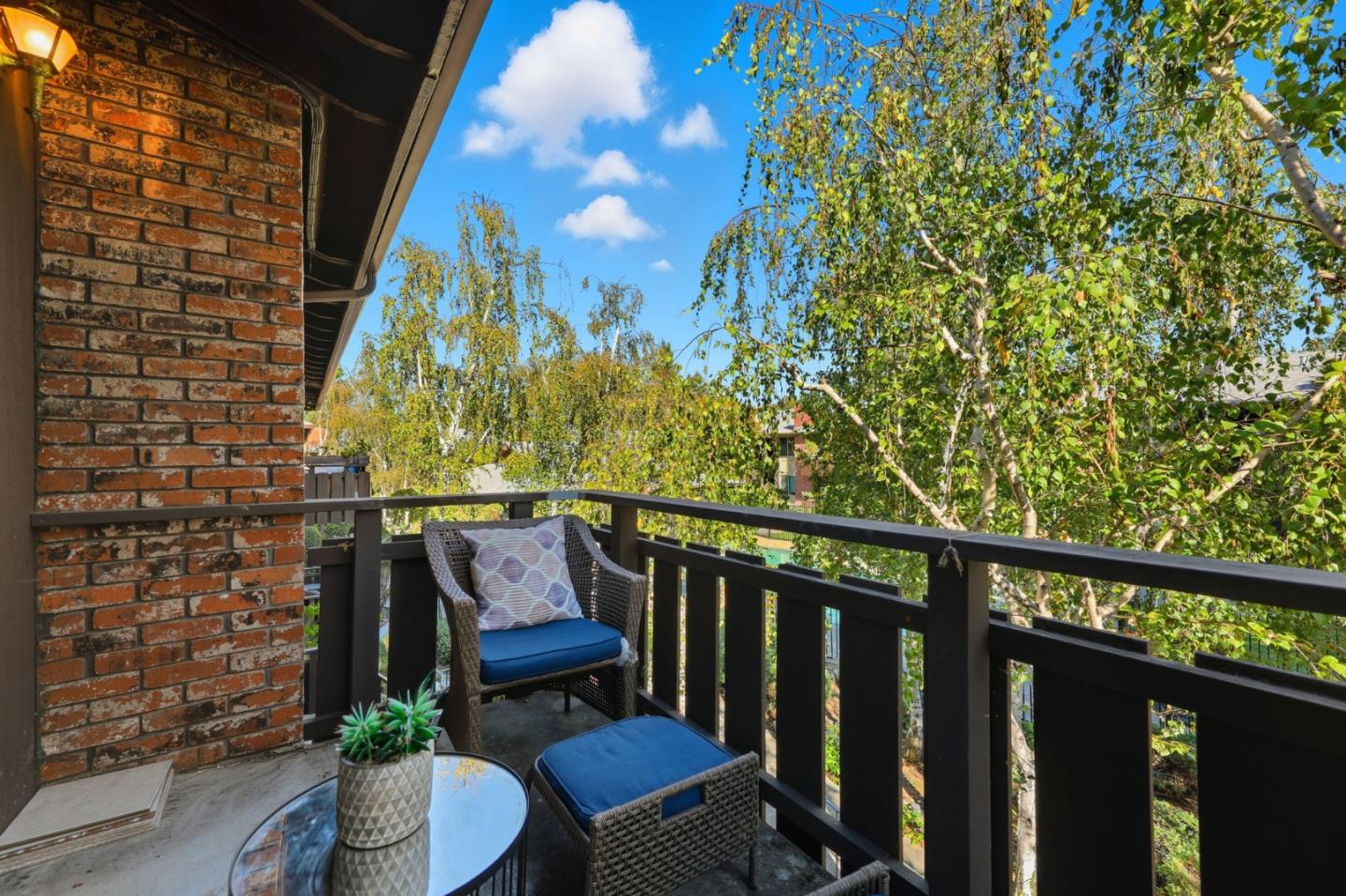 100 East Middlefield Road 6G