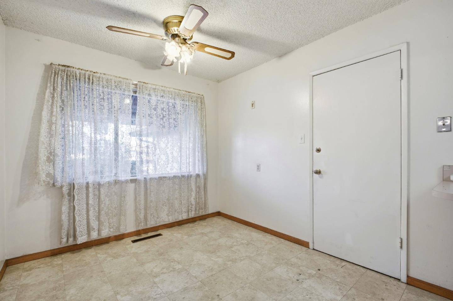 5912 Mayhews Landing Road