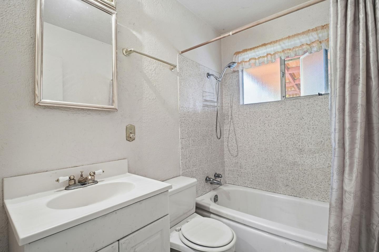 5912 Mayhews Landing Road