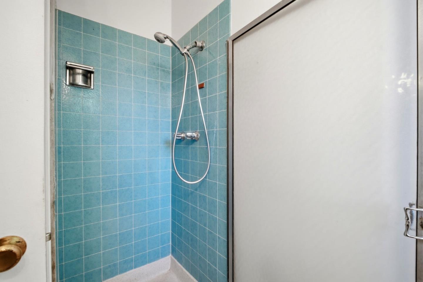 5912 Mayhews Landing Road