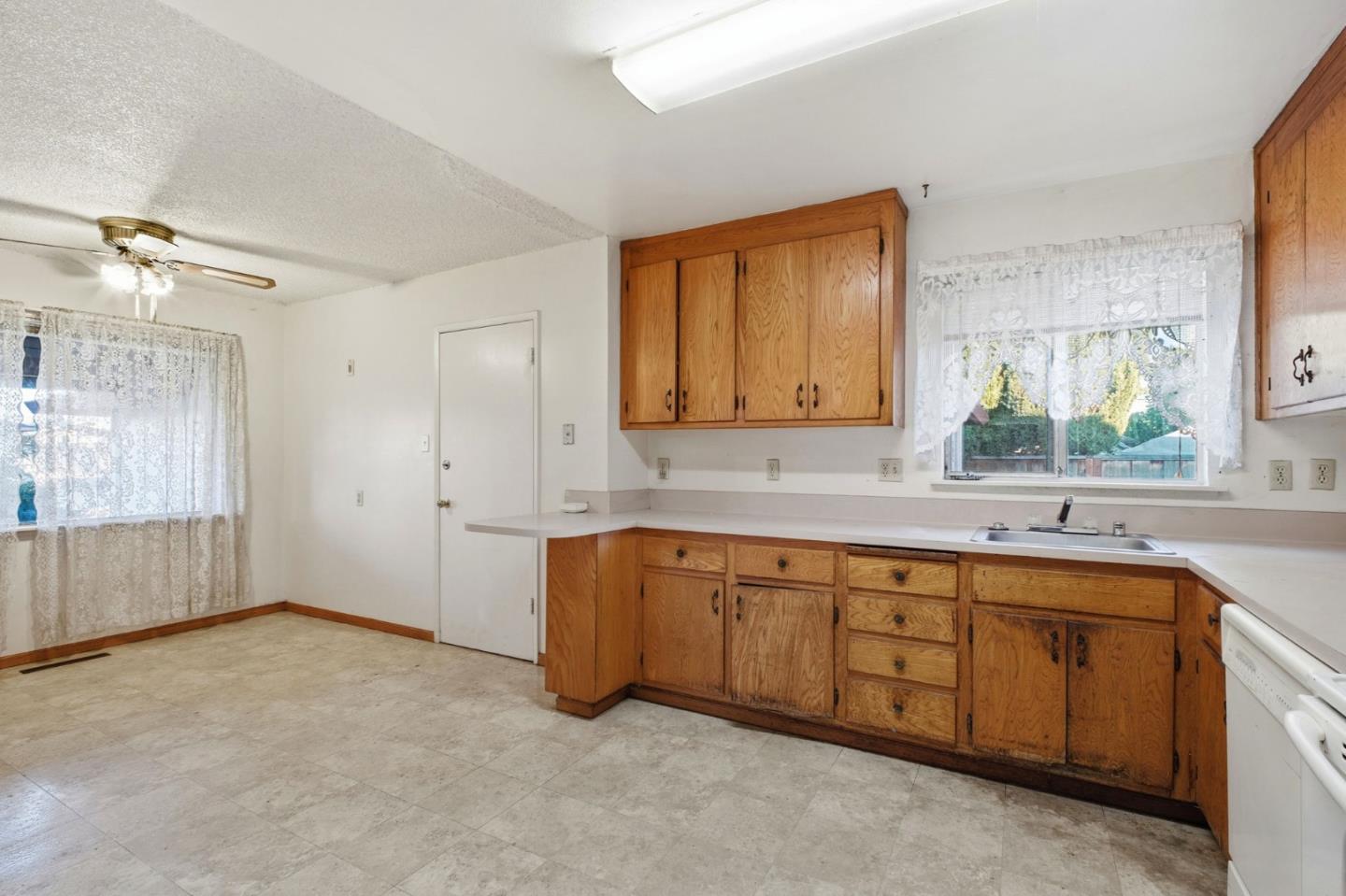 5912 Mayhews Landing Road