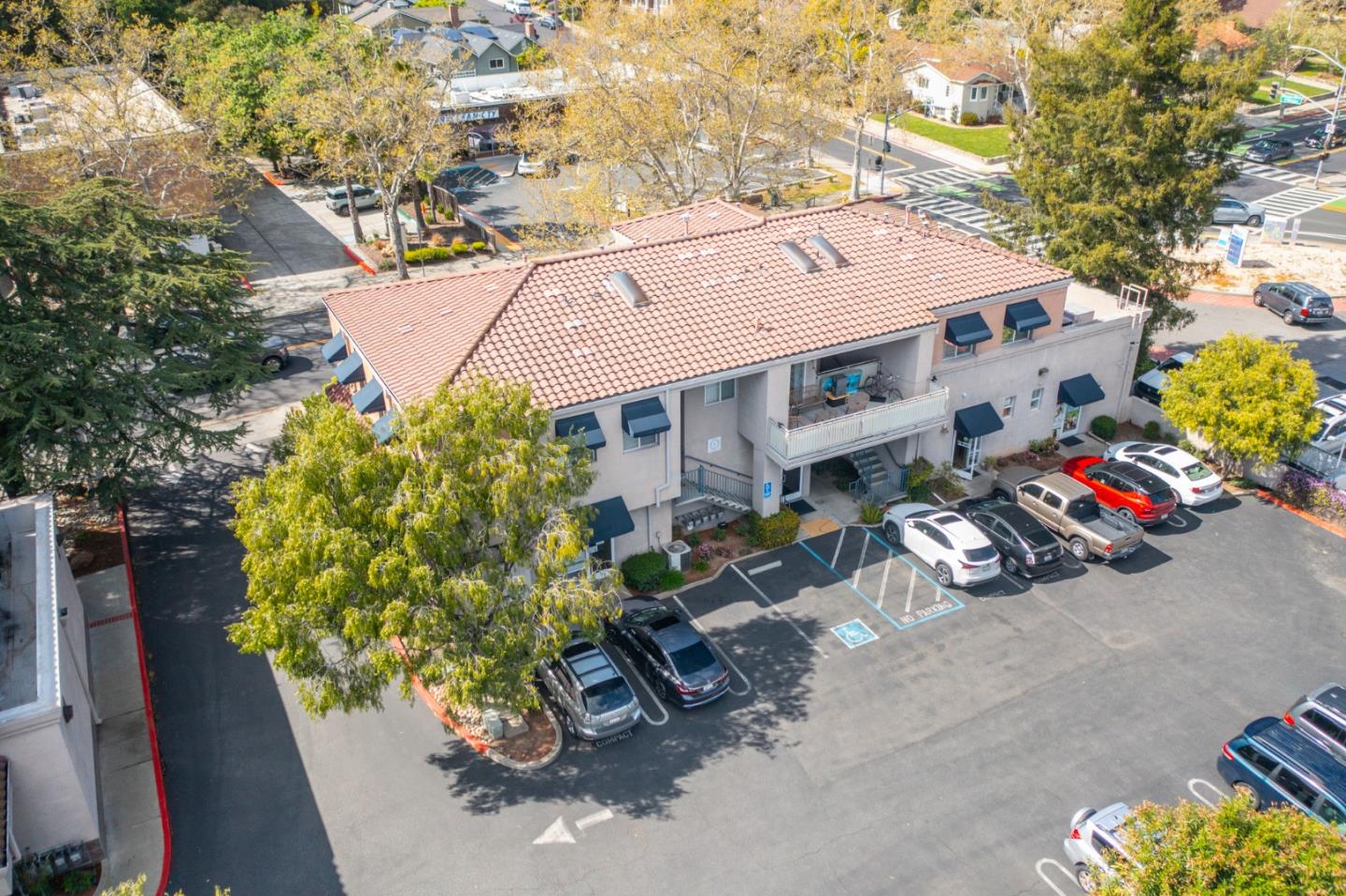 652-656 North Santa Cruz Avenue