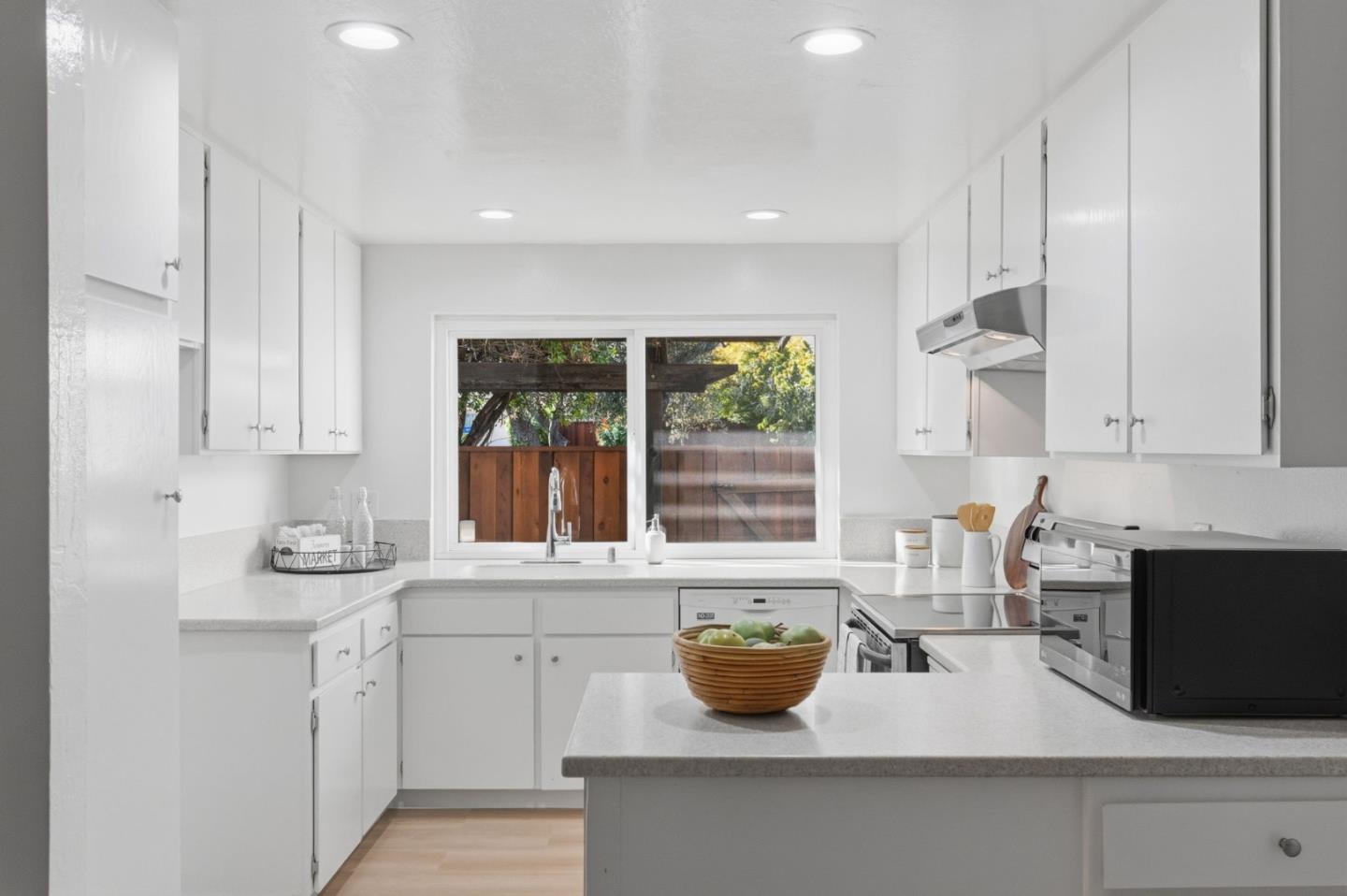 10969 Northshore Square