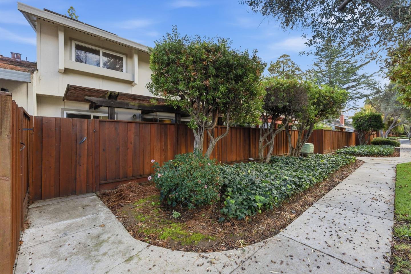 10969 Northshore Square