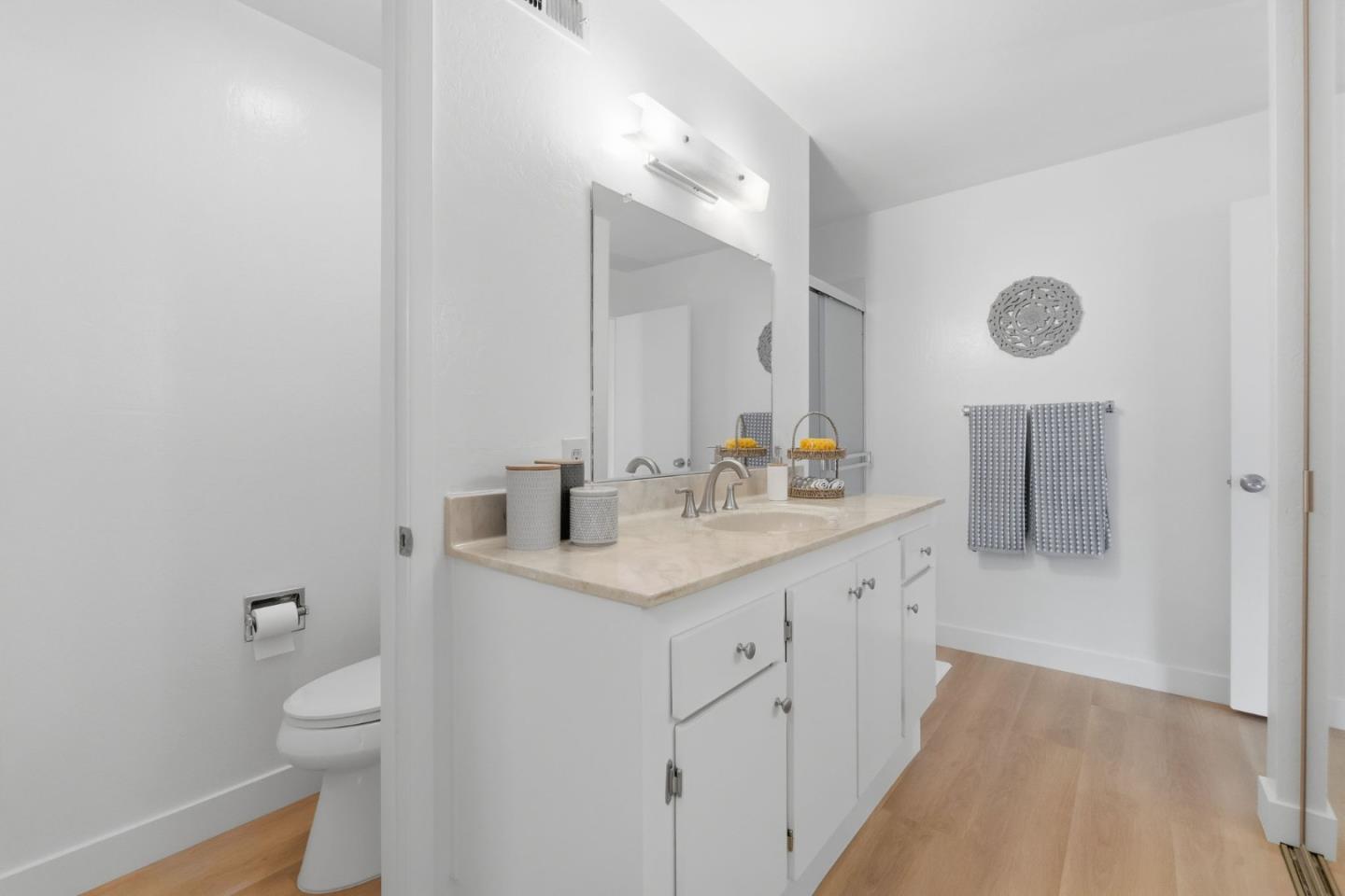 10969 Northshore Square