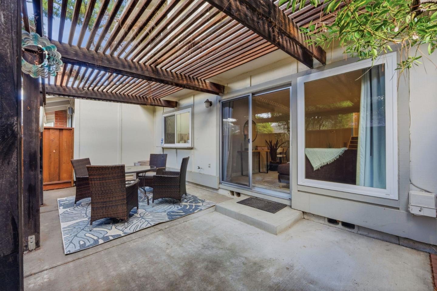 10969 Northshore Square