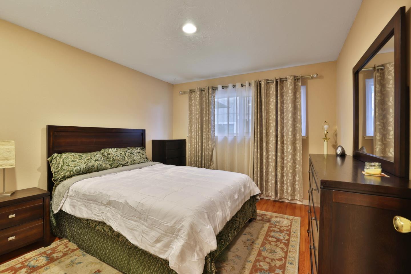 5480 Tradewinds Walkway 1