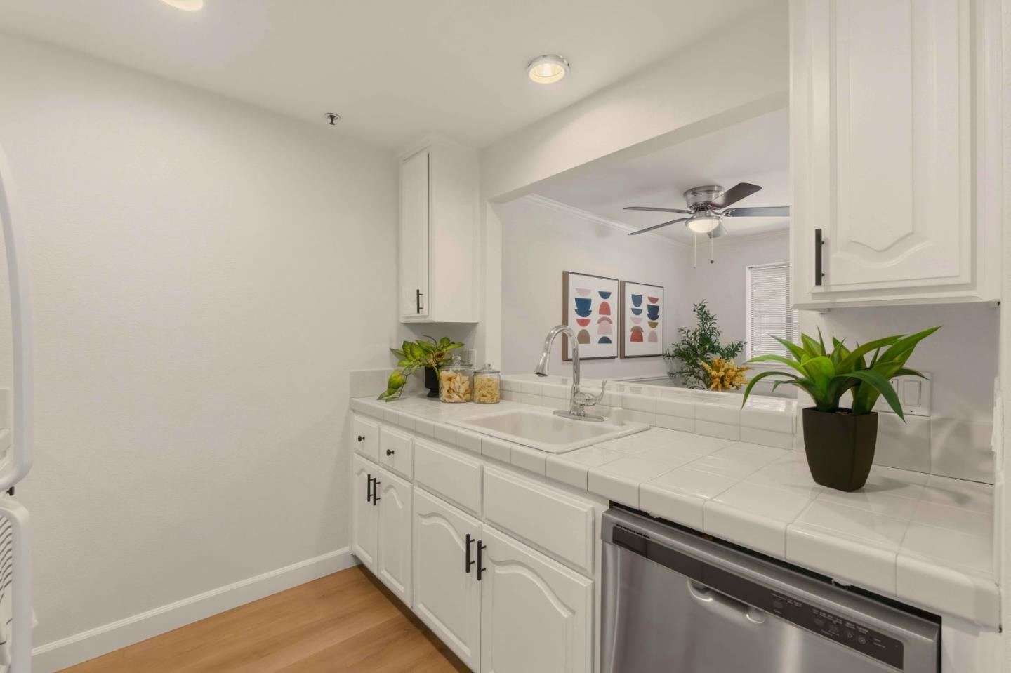 576 West Parr Avenue 3