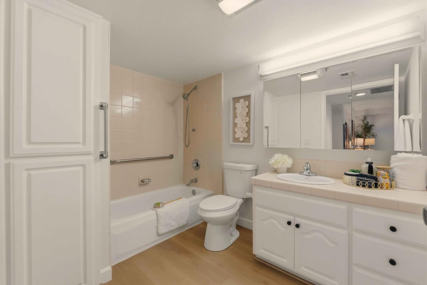 576 West Parr Avenue 3