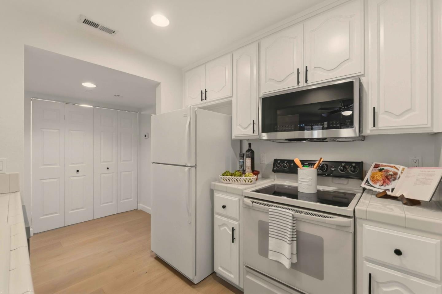 576 West Parr Avenue 3