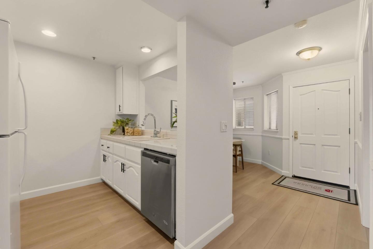 576 West Parr Avenue 3