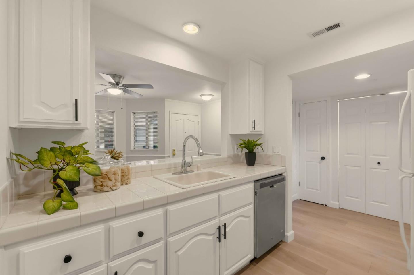 576 West Parr Avenue 3