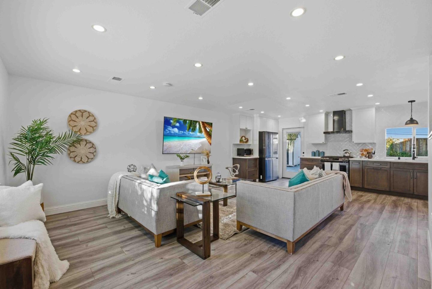 1702 Mount Rushmore Drive