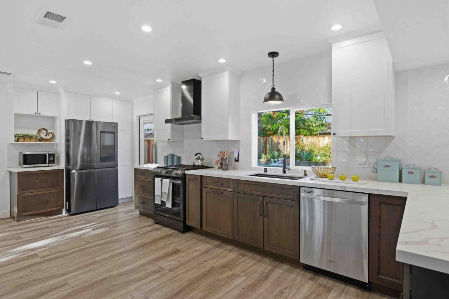 1702 Mount Rushmore Drive