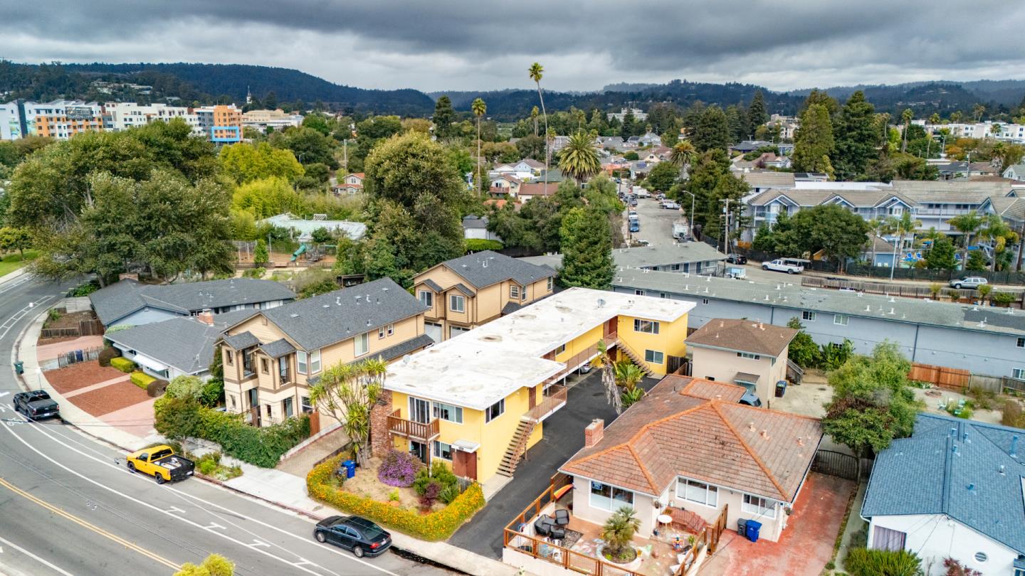 238 San Lorenzo Boulevard