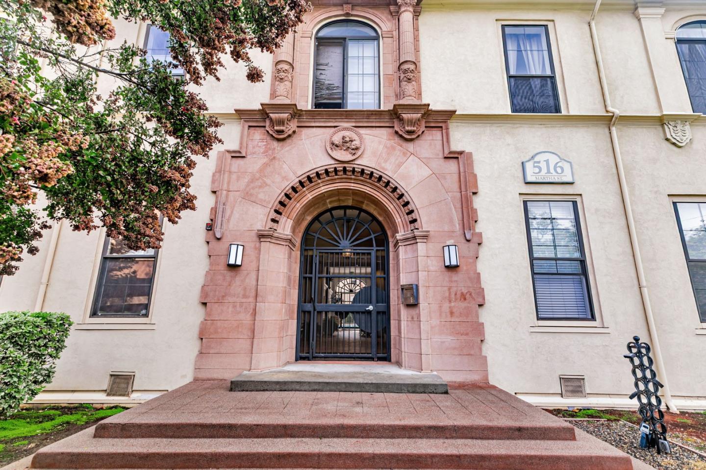 516 Martha Street 101