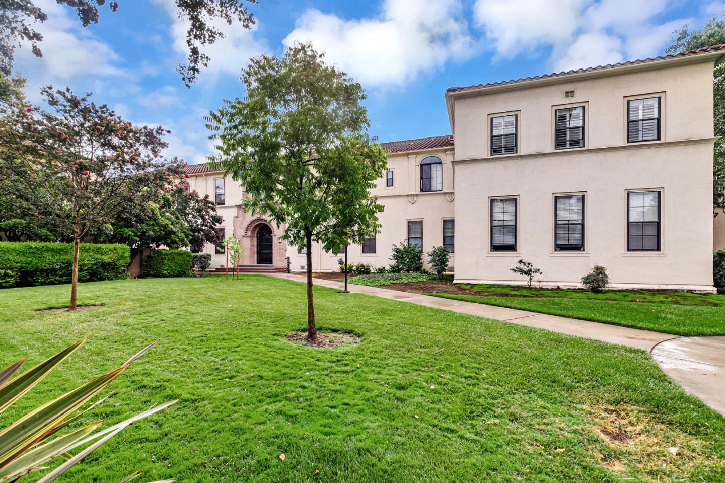 516 Martha Street 101