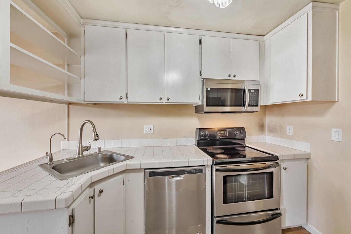 121 Buckingham Drive 25