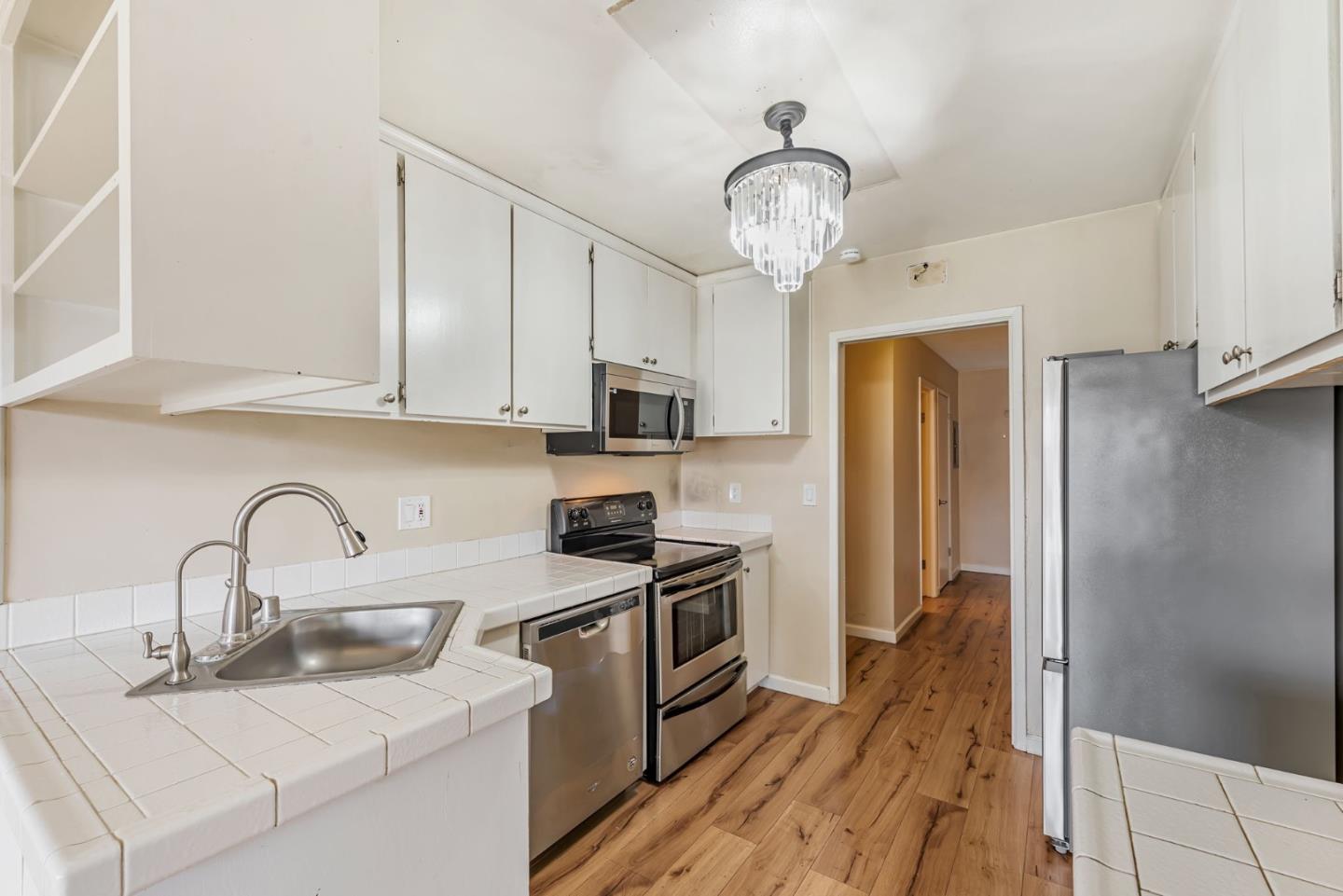 121 Buckingham Drive 25