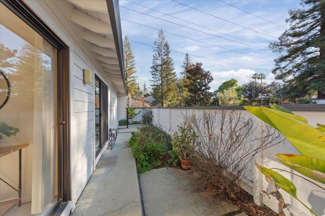 100 Strathmore Place